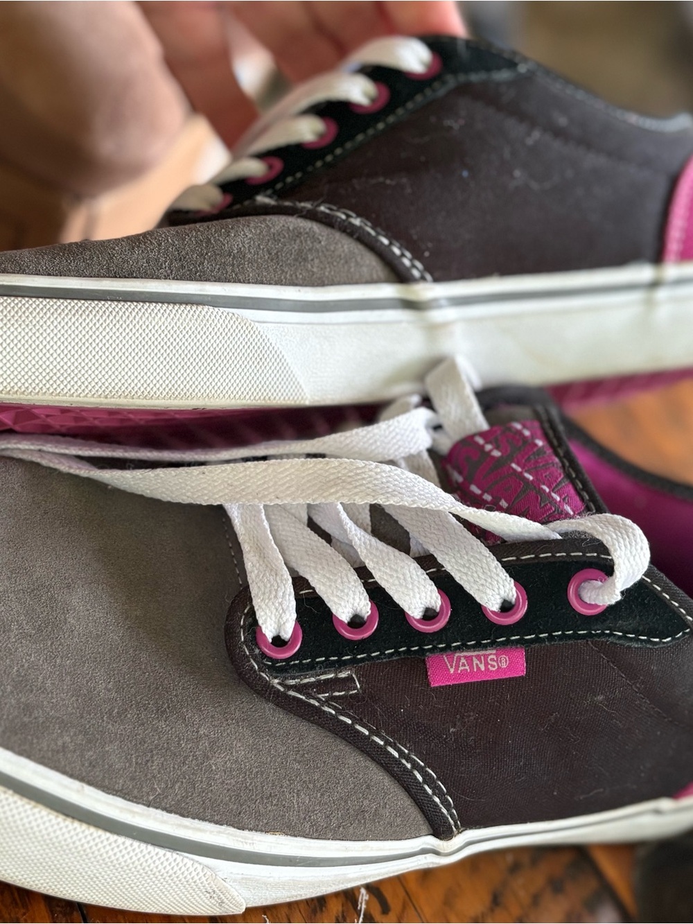 Vans - Picture 2 of 11